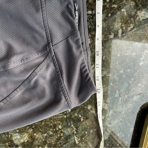 Brook’s Equilibrium Running Skort. Charcoal grey. Excellent condition. Pocket - Picture 6 of 11
